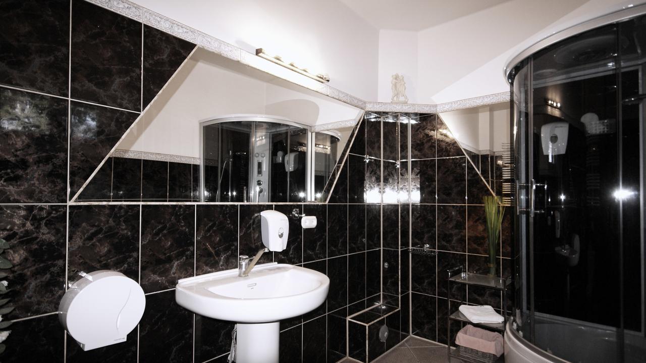 Villa Alris Бялисток Екстериор снимка
